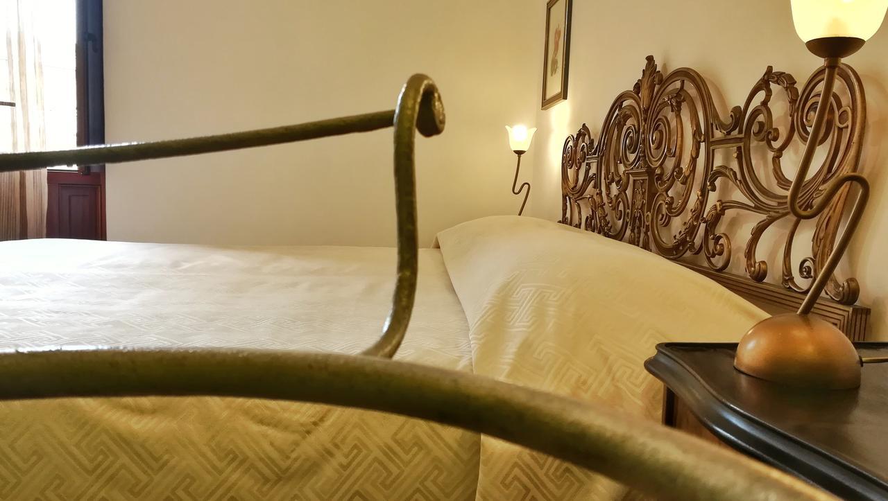 Esagono Monello Hotel Avola Bagian luar foto
