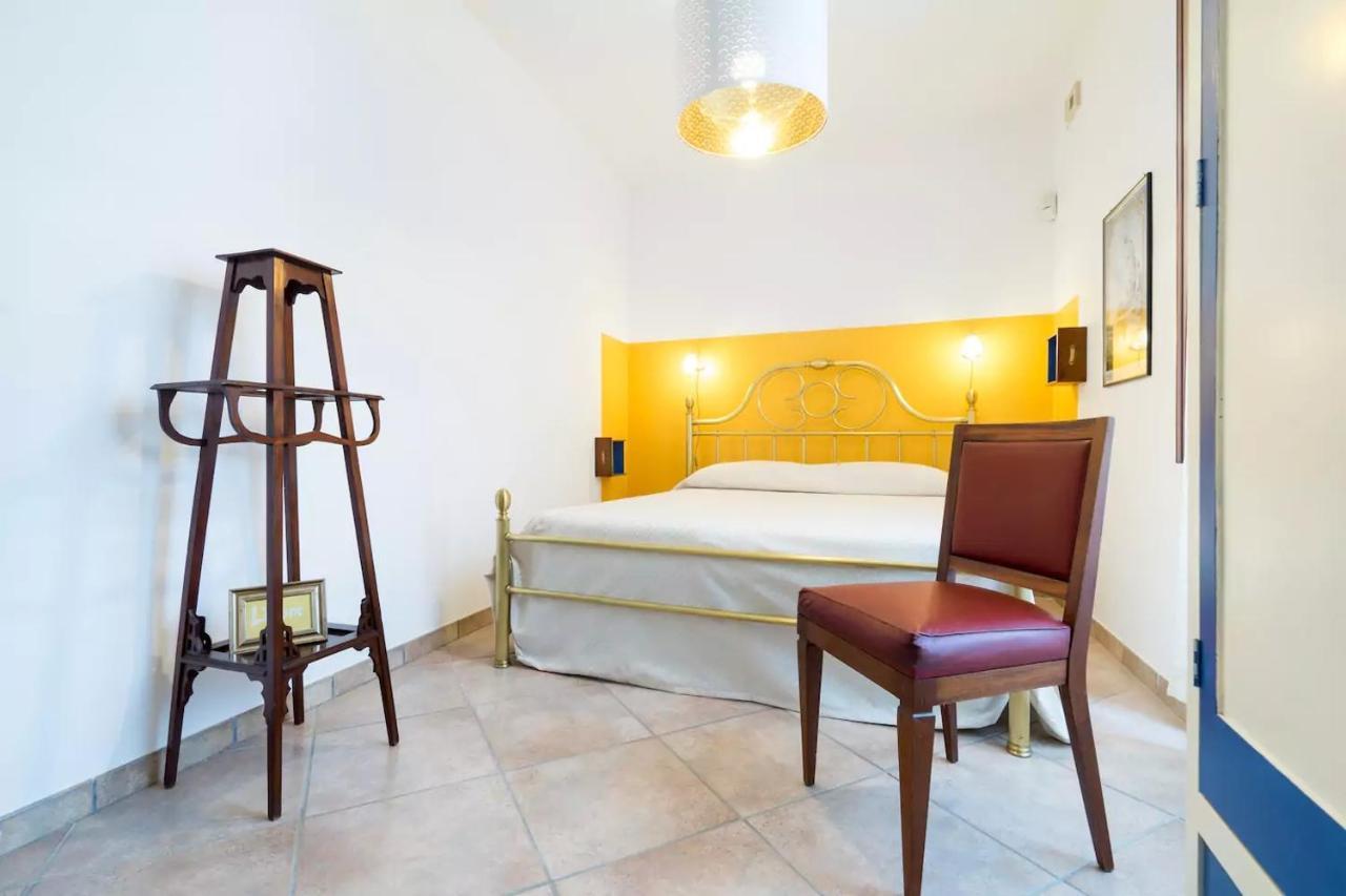 Esagono Monello Hotel Avola Bagian luar foto